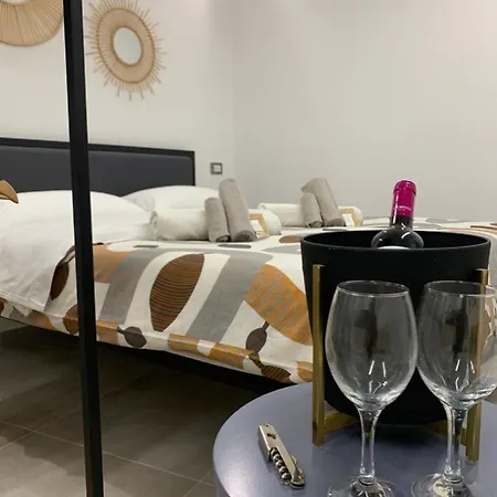 Kemonia Apartment *